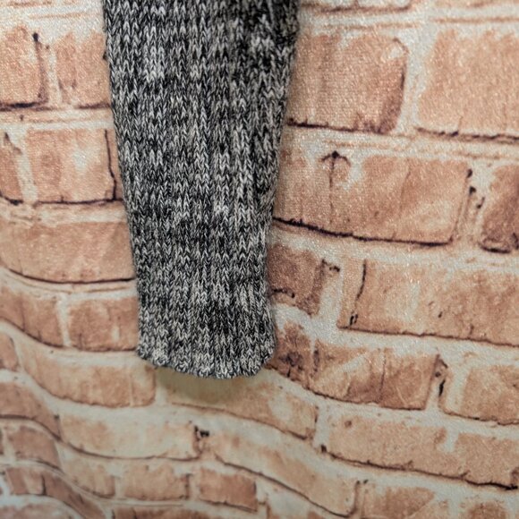 Forever 21 Sweater Cropped Turtleneck Long Sleeve Black/White Size Medium - Picture 7 of 11